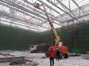 直臂式高空作業車